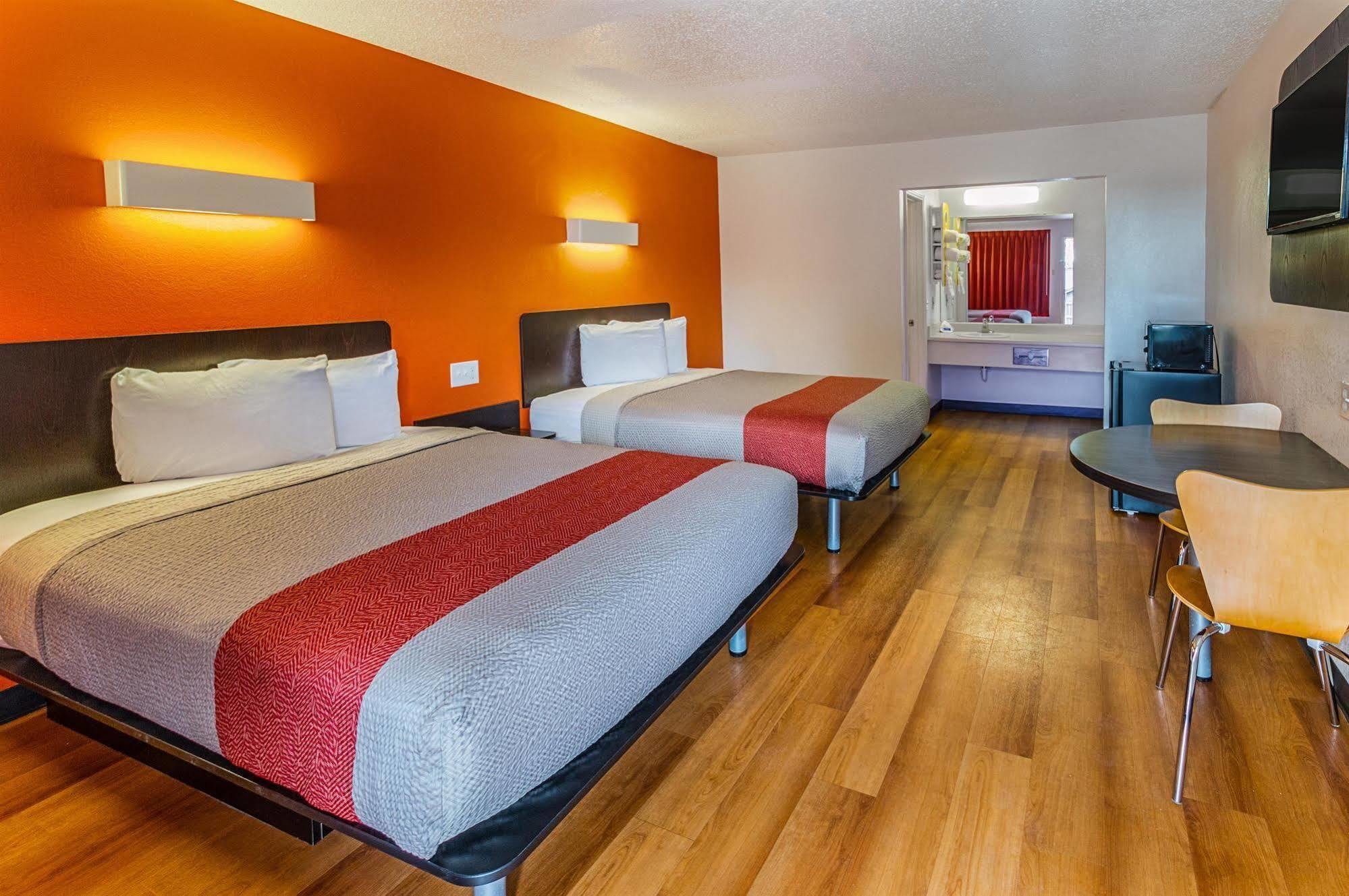 6-waxahachie, Tx Hotel 2*