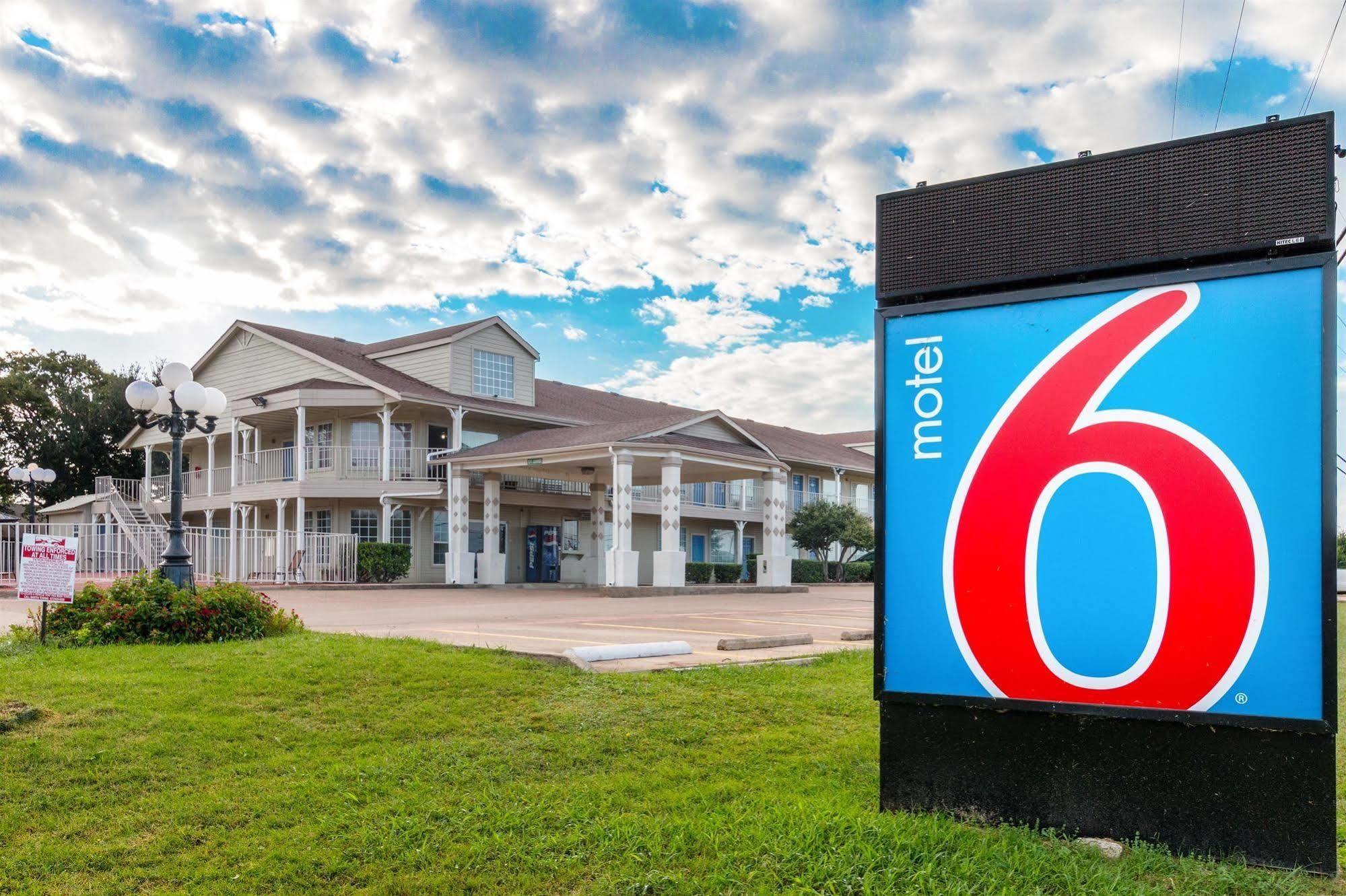 6-waxahachie, Tx Hotel