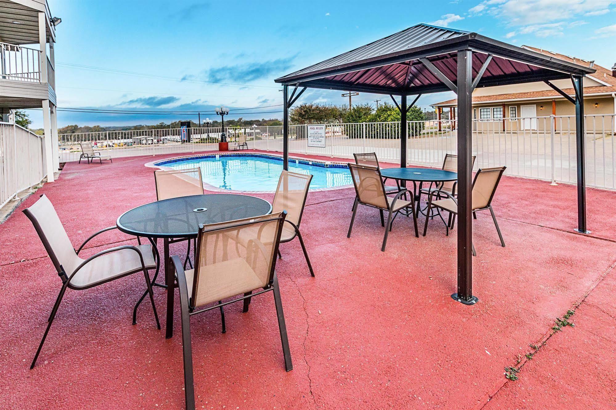 Hotel 6-waxahachie, Tx