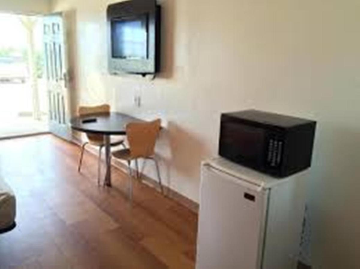 Hotel 6-waxahachie, Tx 2*
